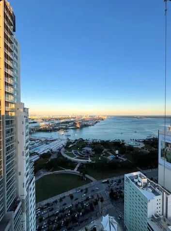 253 NE 2nd Street Miami FL 33132