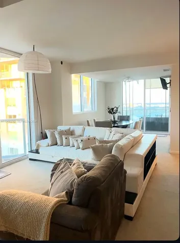 253 NE 2nd Street Miami FL 33132