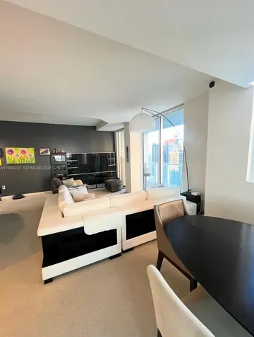 253 NE 2nd Street Miami FL 33132
