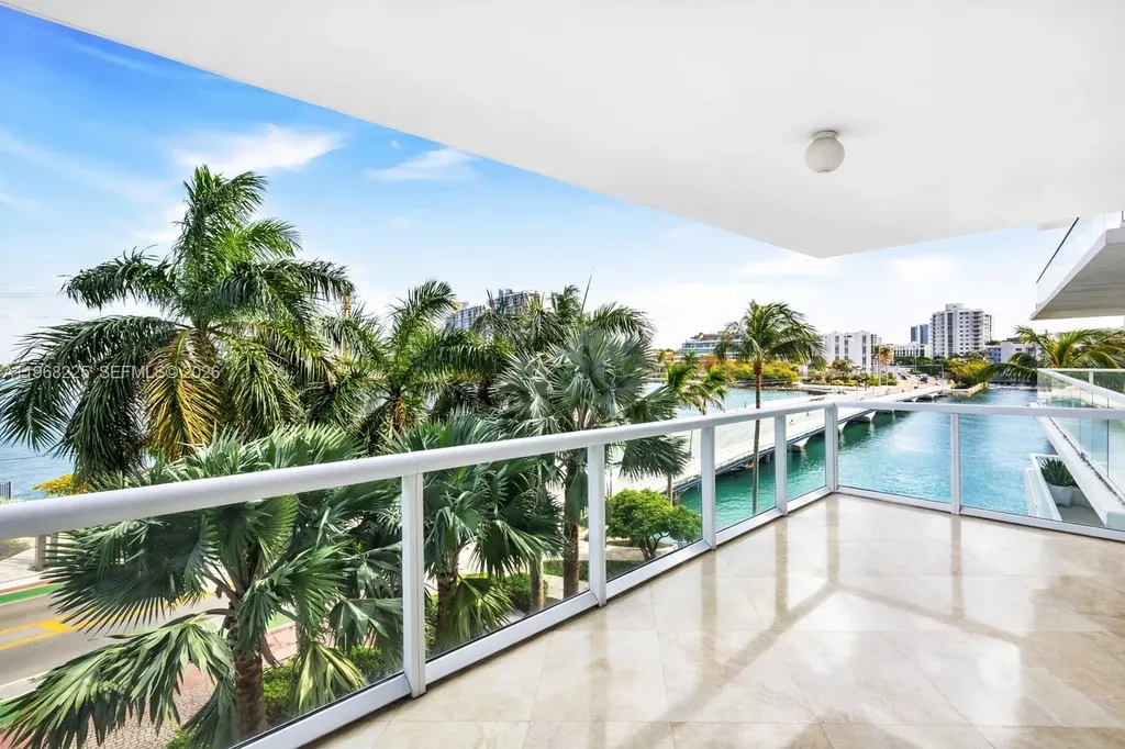 10 Venetian Way Miami Beach FL 33139
