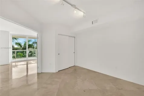 10 Venetian Way Miami Beach FL 33139