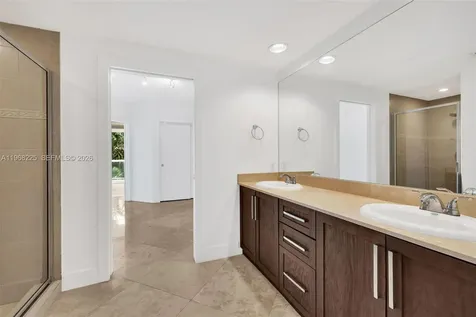 10 Venetian Way Miami Beach FL 33139
