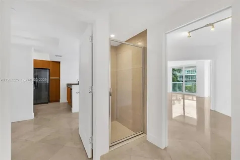 10 Venetian Way Miami Beach FL 33139