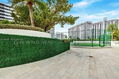 10 Venetian Way Miami Beach FL 33139
