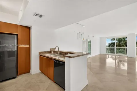 10 Venetian Way Miami Beach FL 33139