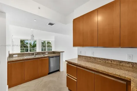 10 Venetian Way Miami Beach FL 33139
