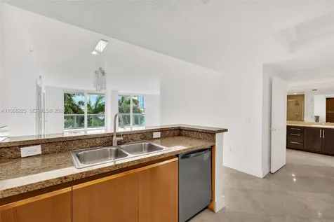 10 Venetian Way Miami Beach FL 33139