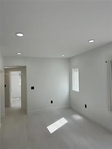 109 NW 6th Avenue Miami FL 33128