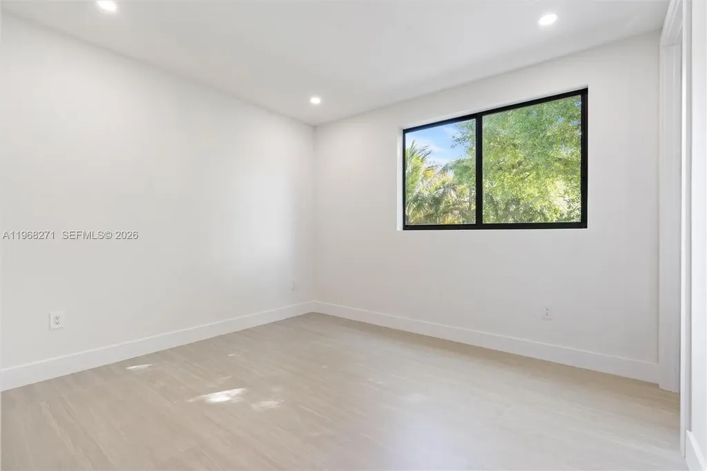 912 SE 13th Street Fort Lauderdale FL 33316