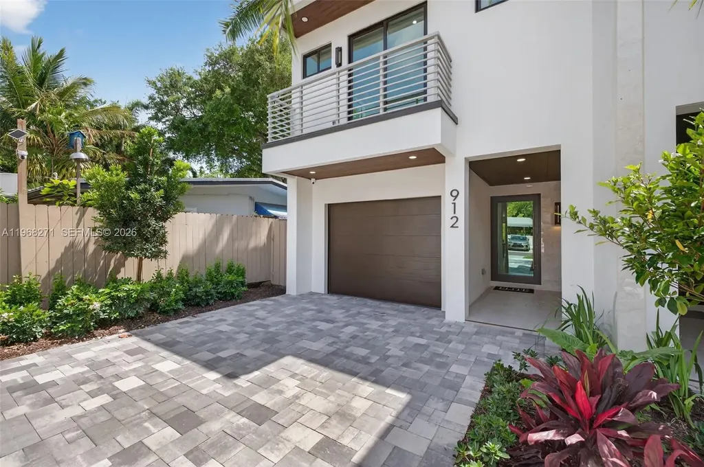 912 SE 13th Street Fort Lauderdale FL 33316