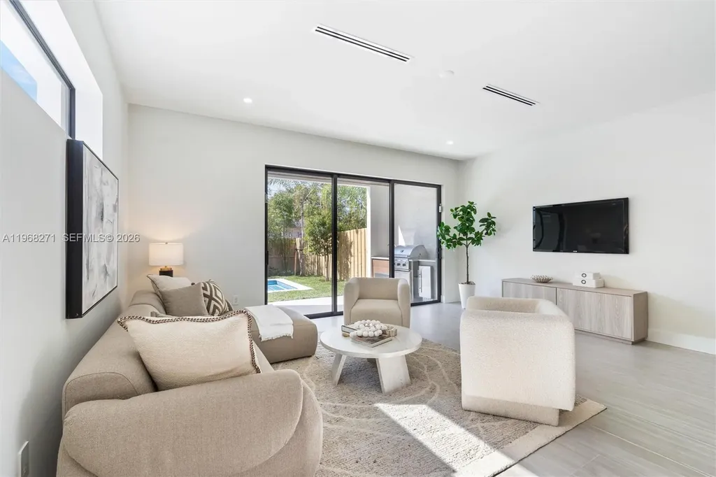 912 SE 13th Street Fort Lauderdale FL 33316