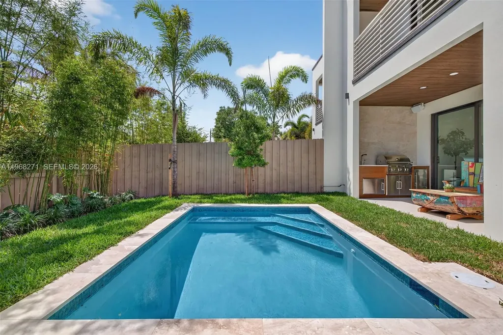 912 SE 13th Street Fort Lauderdale FL 33316