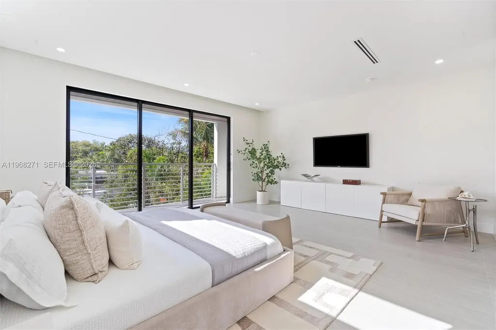 912 SE 13th Street Fort Lauderdale FL 33316