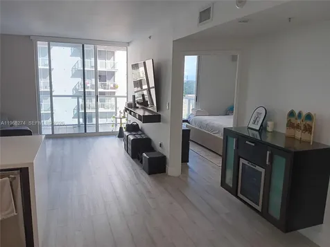 5085 NW 7th Street Miami FL 33126