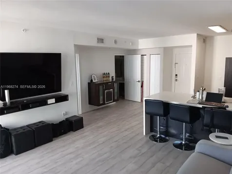 5085 NW 7th Street Miami FL 33126