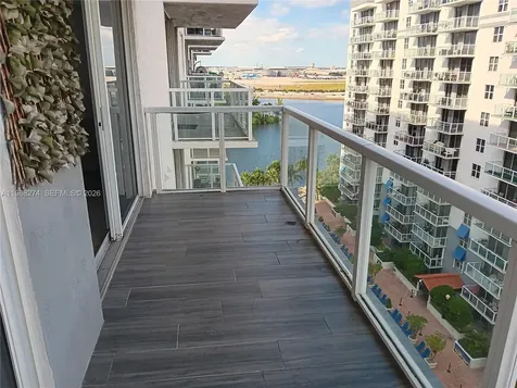 5085 NW 7th Street Miami FL 33126