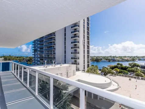 20505 E Country Club Drive Aventura FL 33180