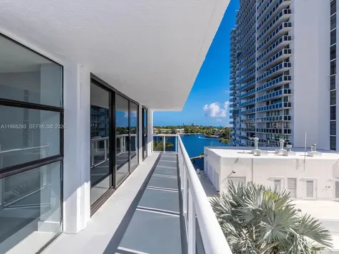 20505 E Country Club Drive Aventura FL 33180