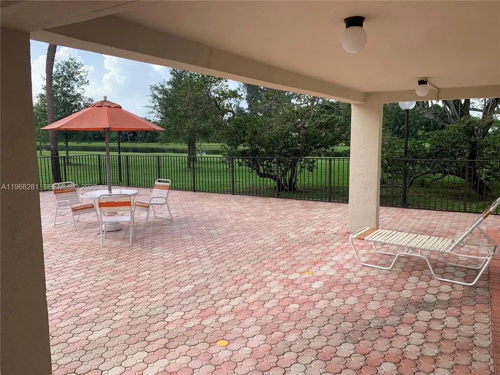 2326 S Cypress Bend Drive Pompano Beach FL 33069