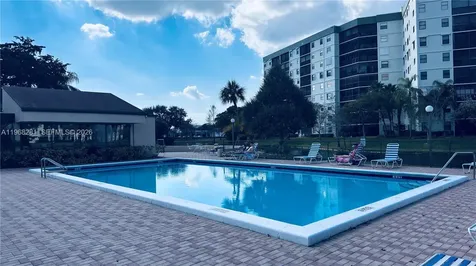 2326 S Cypress Bend Drive Pompano Beach FL 33069
