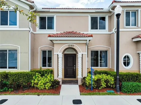 1040 SE 24th Avenue Homestead FL 33035