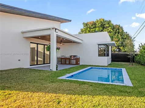 4321 SW 99th Avenue Miami FL 33165