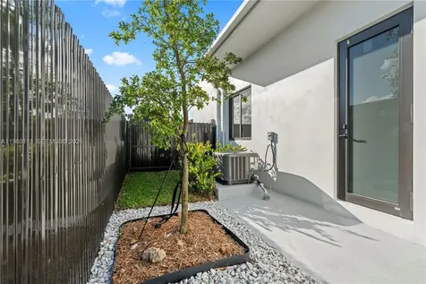4321 SW 99th Avenue Miami FL 33165