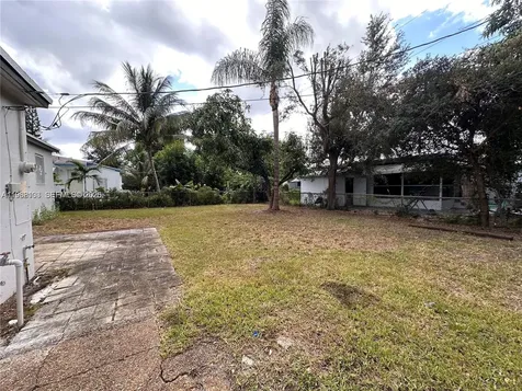 150 NE 170th Street North Miami Beach FL 33162