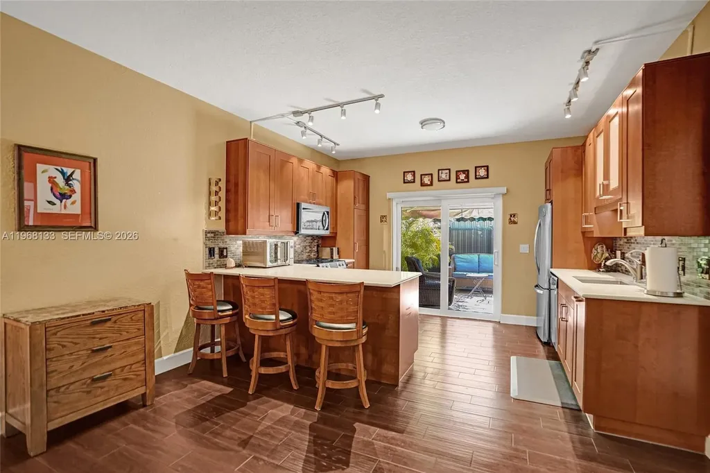 4812 Washington Street Hollywood FL 33021