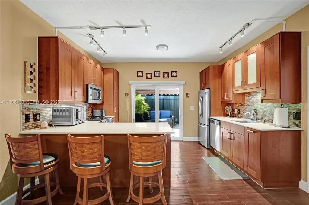 4812 Washington Street Hollywood FL 33021