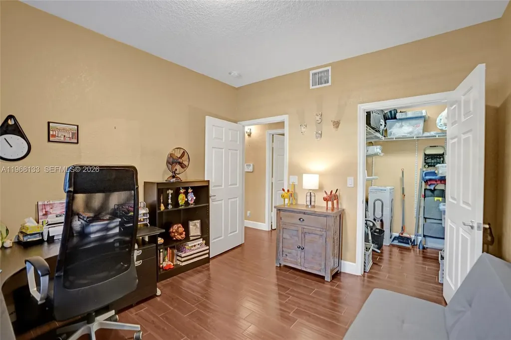 4812 Washington Street Hollywood FL 33021