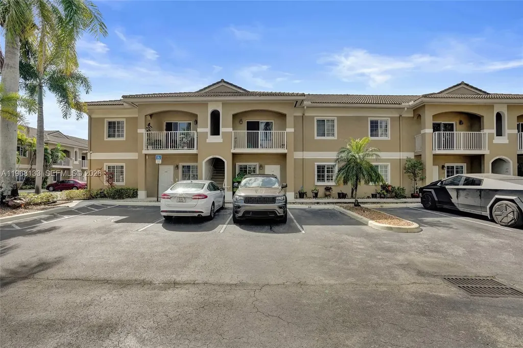 4812 Washington Street Hollywood FL 33021