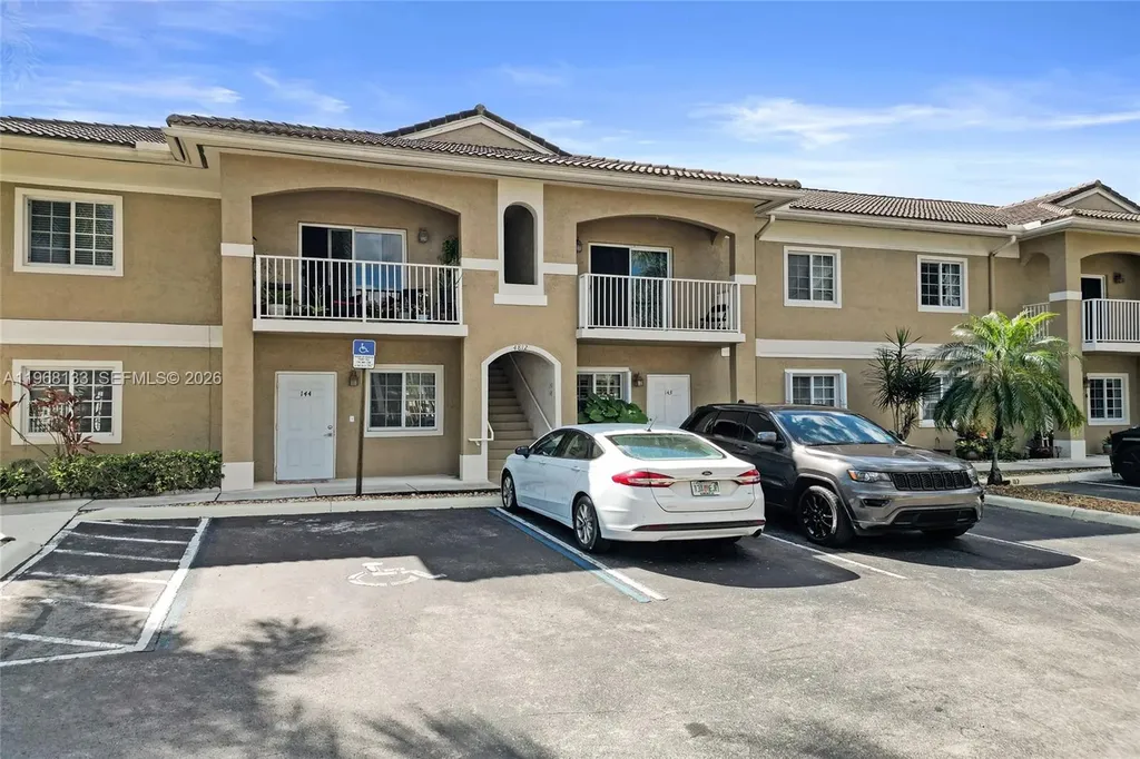 4812 Washington Street Hollywood FL 33021