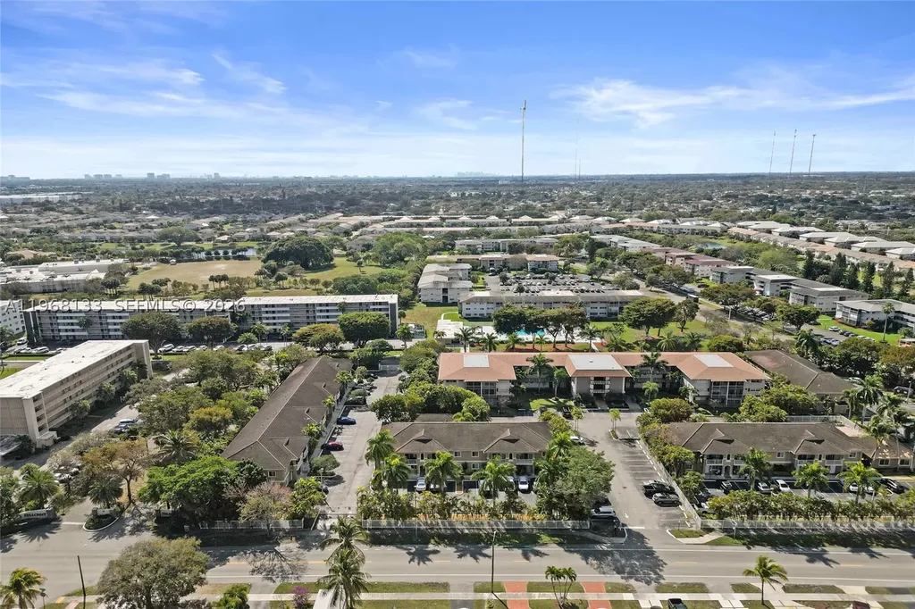 4812 Washington Street Hollywood FL 33021