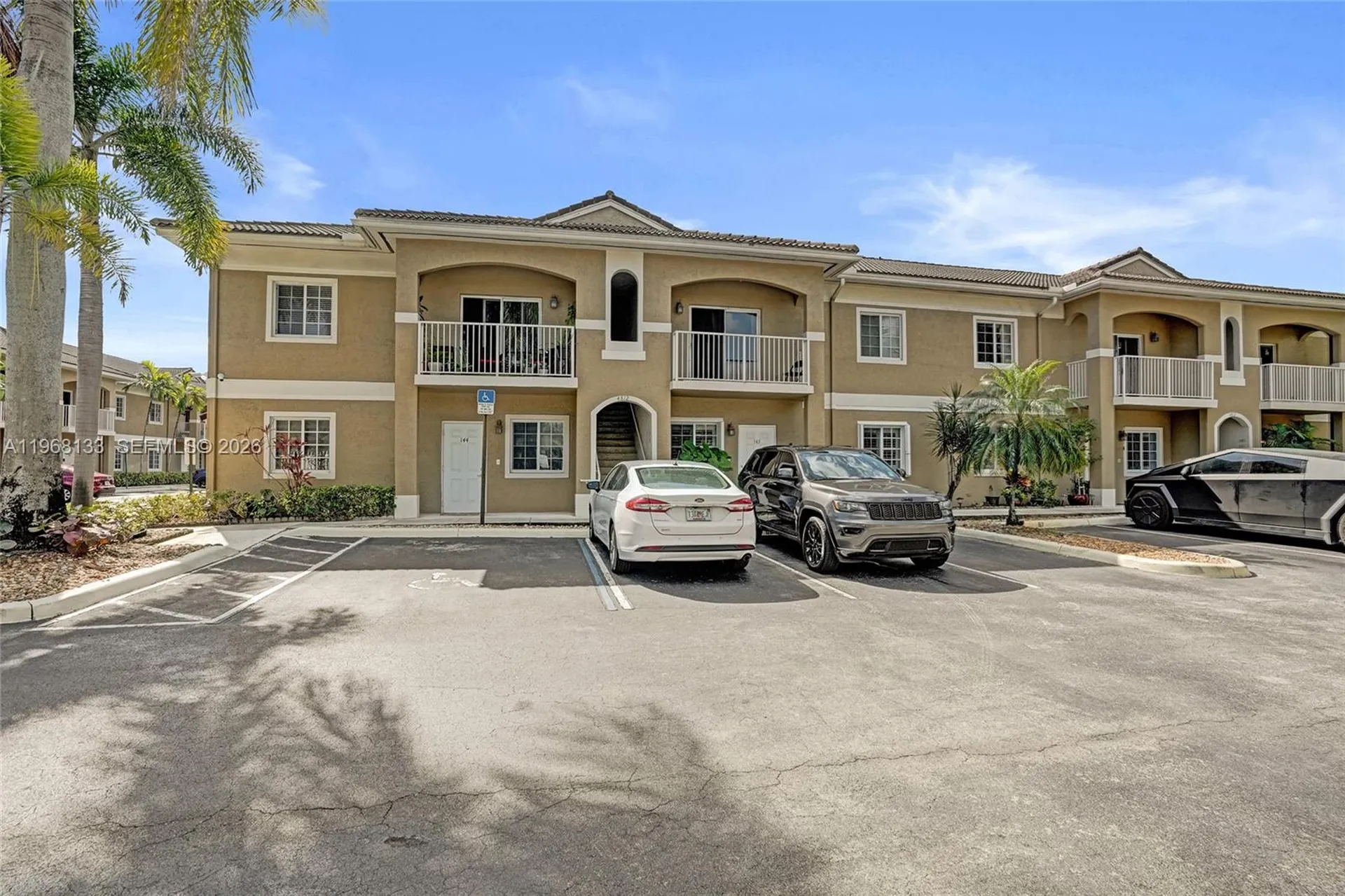 4812 Washington Street Hollywood FL 33021