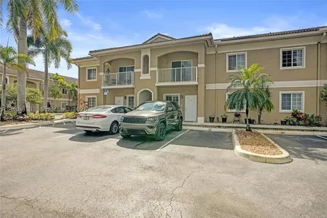 4812 Washington Street Hollywood FL 33021