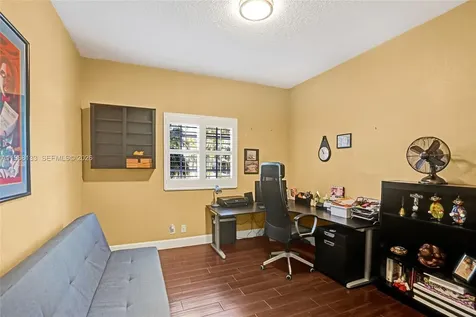 4812 Washington Street Hollywood FL 33021
