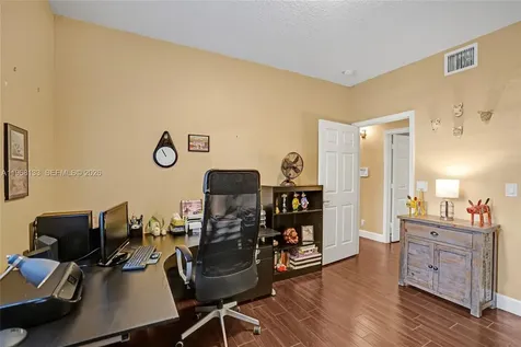 4812 Washington Street Hollywood FL 33021