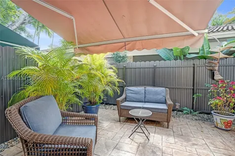 4812 Washington Street Hollywood FL 33021