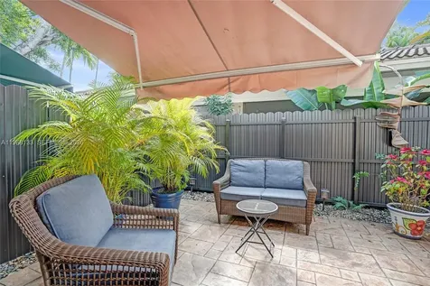 4812 Washington Street Hollywood FL 33021