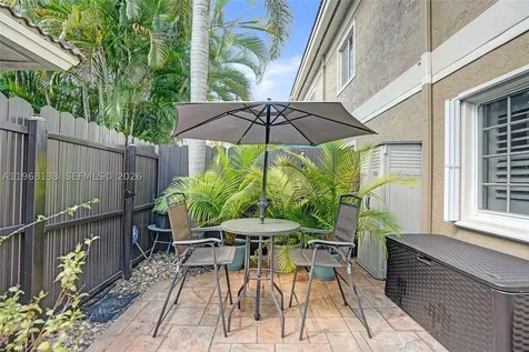 4812 Washington Street Hollywood FL 33021
