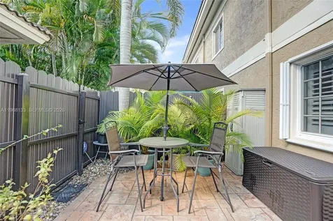 4812 Washington Street Hollywood FL 33021