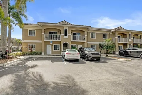 4812 Washington Street Hollywood FL 33021