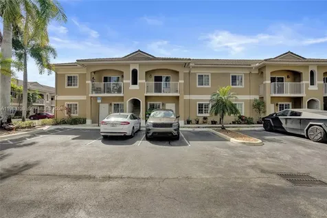 4812 Washington Street Hollywood FL 33021