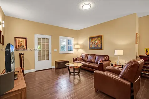 4812 Washington Street Hollywood FL 33021