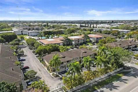 4812 Washington Street Hollywood FL 33021