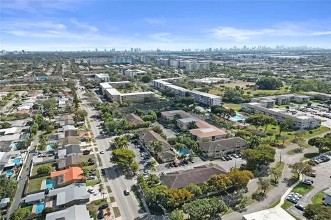 4812 Washington Street Hollywood FL 33021