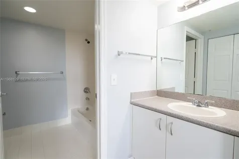 816 NW 11th Street Miami FL 33136
