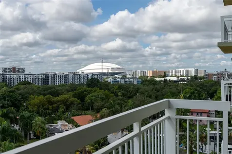 816 NW 11th Street Miami FL 33136