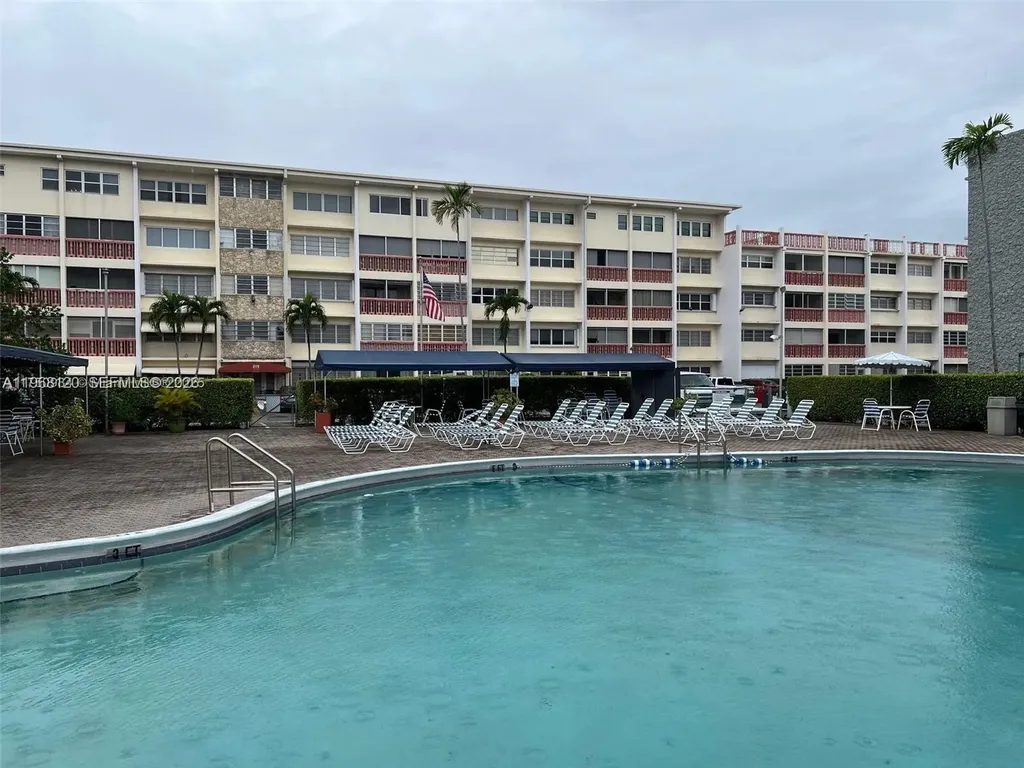 215 SE 3rd Avenue Hallandale Beach FL 33009